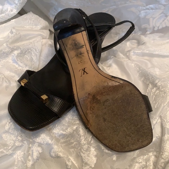 Louis Vuitton Epi Strappy Heels. Still in good shape - Picture 2 of 7